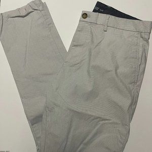 Old Navy Ultimate Slim Khaki 36x32